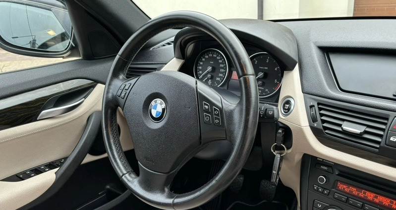 BMW X1 cena 39900 przebieg: 176215, rok produkcji 2011 z Ustka małe 562